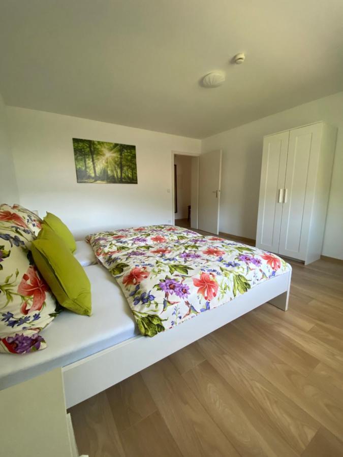 Wilhelmsdorf Ferienwohnung Bergstrasse מראה חיצוני תמונה
