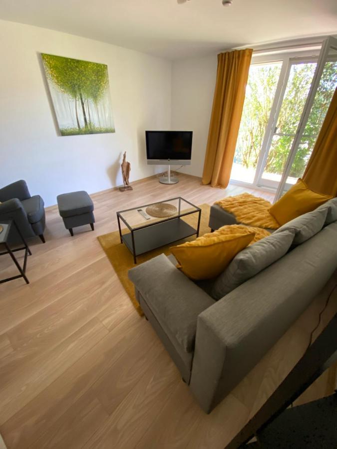 Wilhelmsdorf Ferienwohnung Bergstrasse מראה חיצוני תמונה