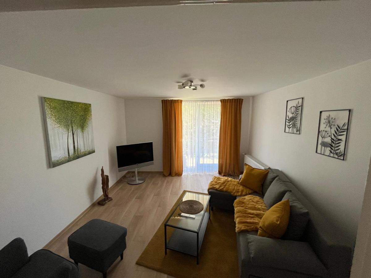 Wilhelmsdorf Ferienwohnung Bergstrasse מראה חיצוני תמונה