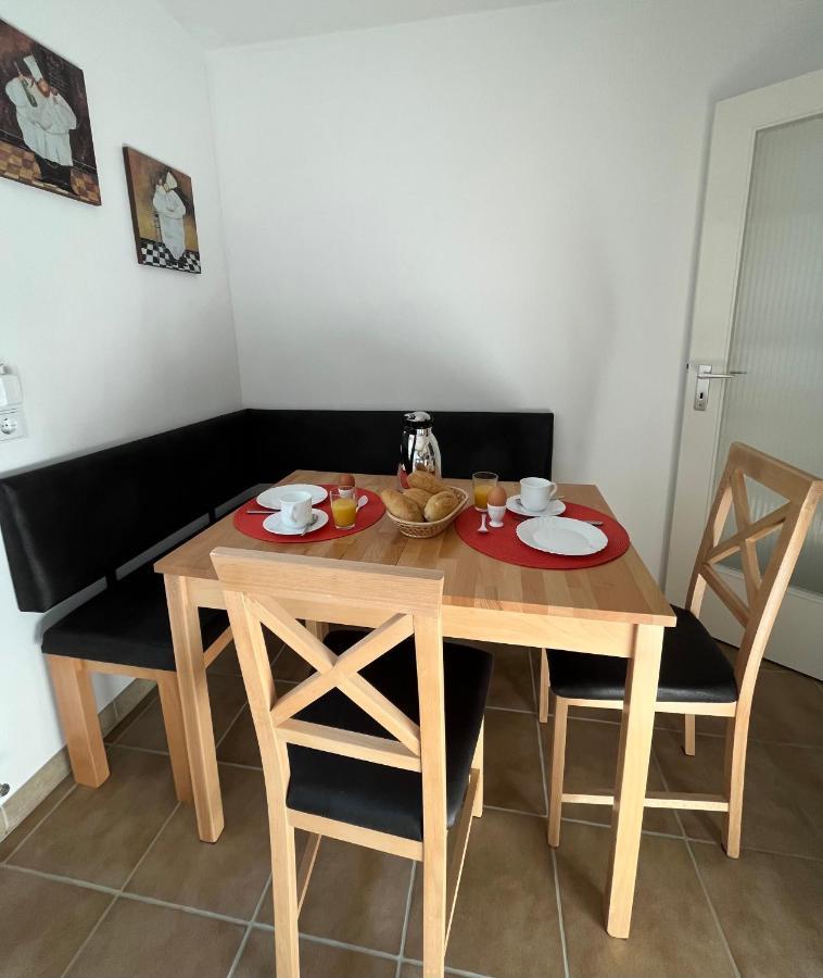 Wilhelmsdorf Ferienwohnung Bergstrasse מראה חיצוני תמונה