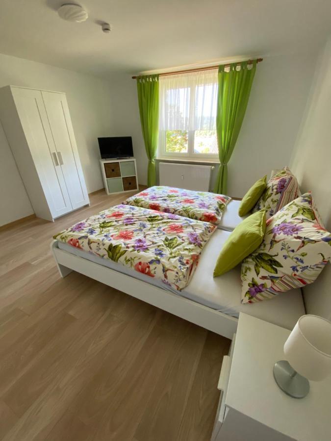 Wilhelmsdorf Ferienwohnung Bergstrasse מראה חיצוני תמונה
