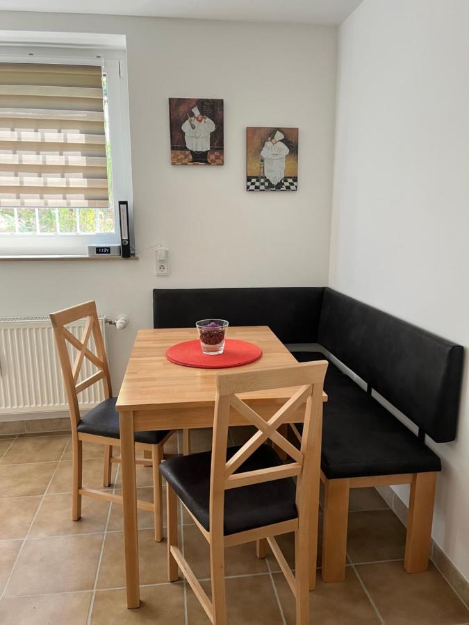 Wilhelmsdorf Ferienwohnung Bergstrasse מראה חיצוני תמונה